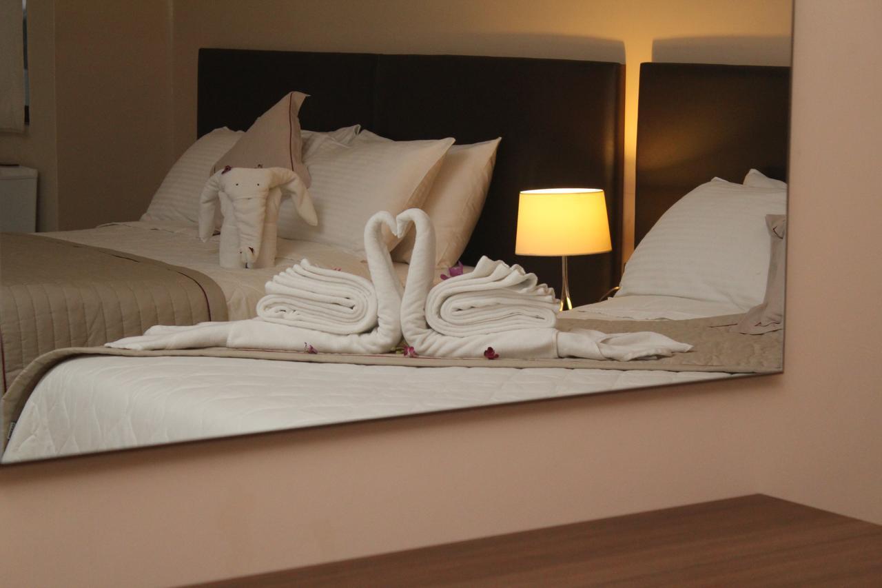 Murex Plaza Hotel & Suites Monrovia Esterno foto