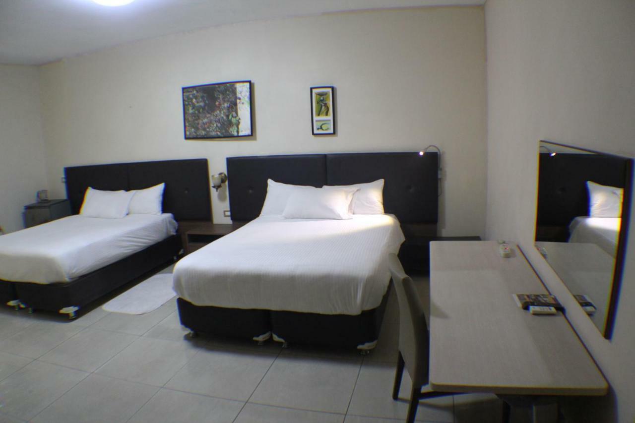Murex Plaza Hotel & Suites Monrovia Esterno foto